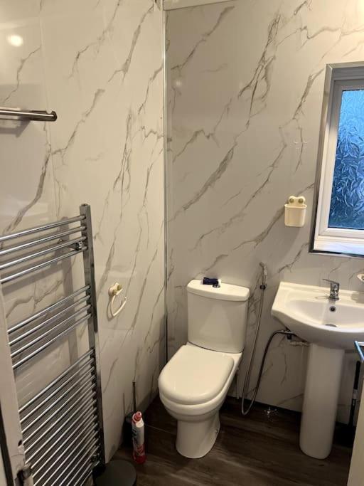 Spacious City Centre Home Near Hospital & M5 Worcester Dış mekan fotoğraf